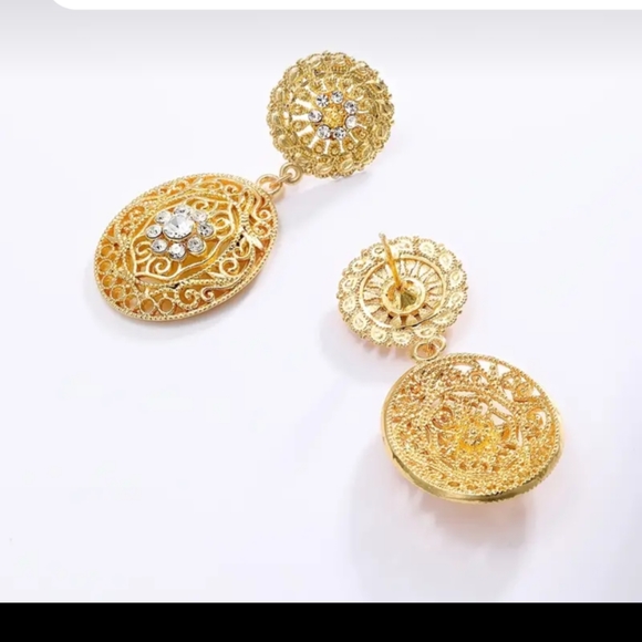 GOLDEN FLOWER DROP EARRINGS - Picture 3 of 6